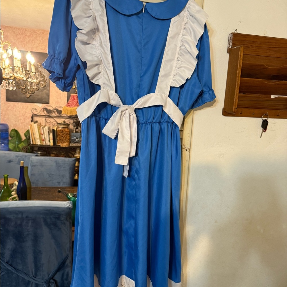 Women’s costume